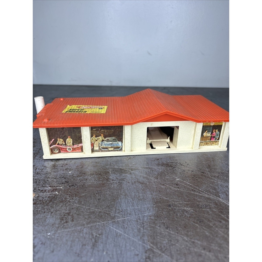 B42B Vintage 1968 Mattel Hot Wheels Super Charger Garage Building Untested
